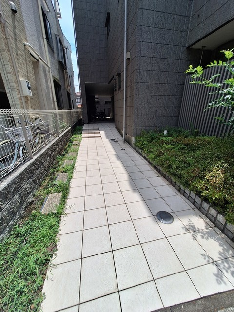 Ｎ・Ａ ＰＬＡＺＡ ＯＭＯＲＩ Ⅱのエントランス|エントランスアプローチ