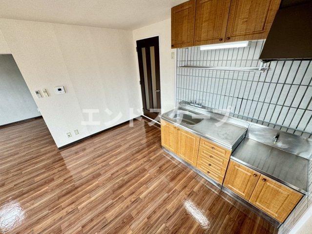 ローズウィング参番館のキッチン|高崎、前橋、伊勢崎エリアのお部屋探しはエンドスケープまで！お客様の理想お聞かせ下さい♪