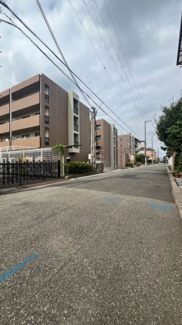 【前面道路含む現地写真】