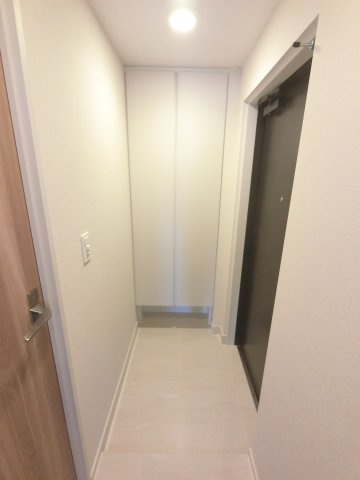 リーフシティ市川　ザ・レジデンスの玄関