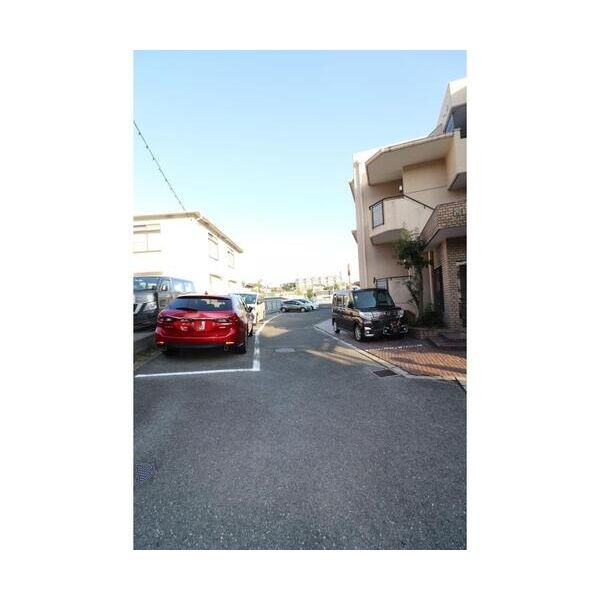 西脇ハイランドハイツ白鳳の駐車場