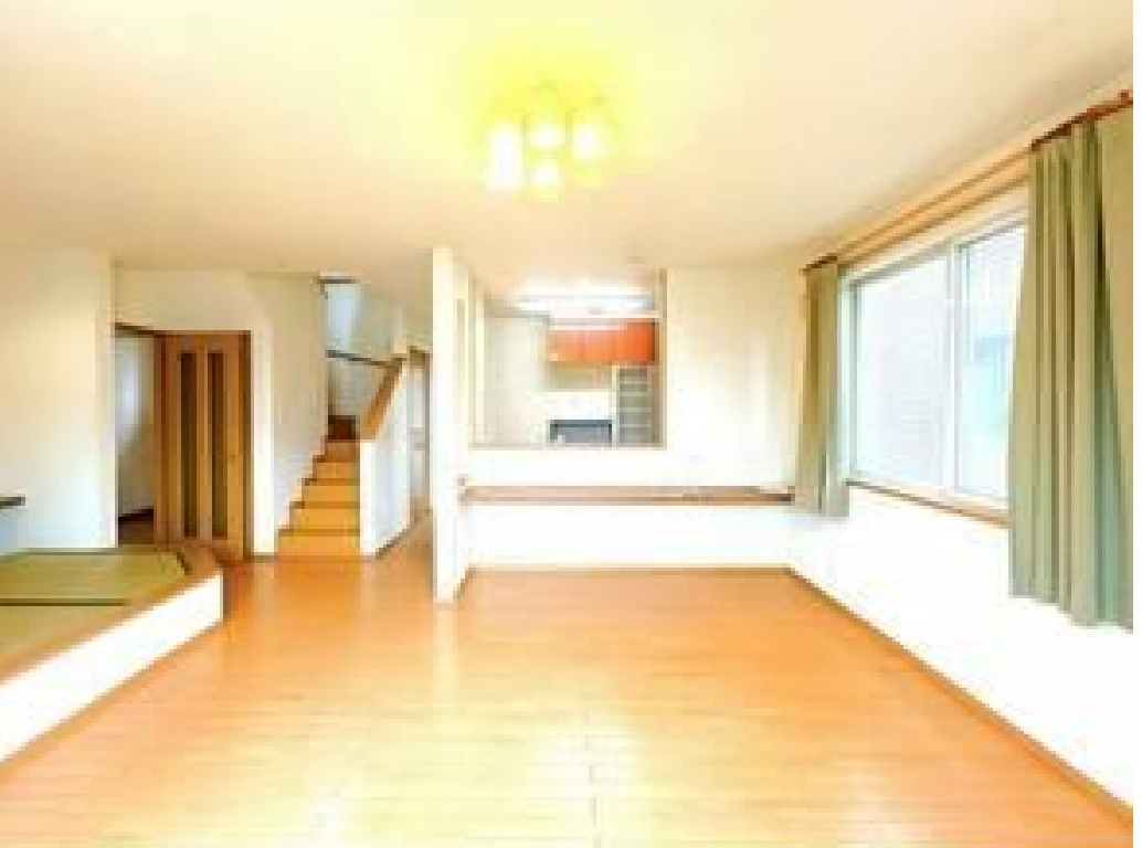 中古戸建　小山市横倉新田の居間・リビング