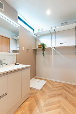 【独立洗面台】 | 高槻市千代田町　新築戸建て♪ | 【同社施工例写真】
2階洗面台はワイド1200サイズが標準仕様♪