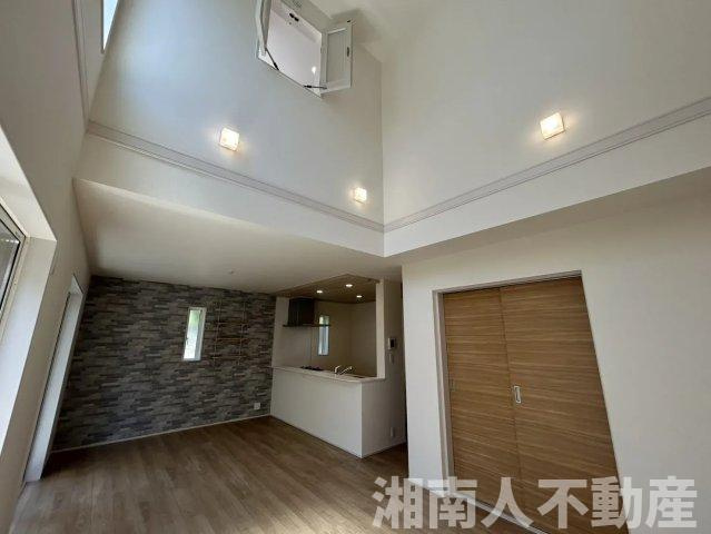 横須賀市森崎４丁目１７４８－６４新築戸建ての居間・リビング