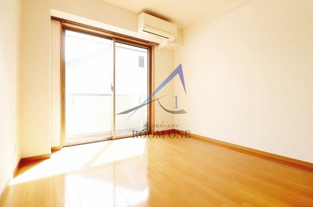 Ｐｏｄ　ｃｒｅｓｔ　Ｉの居間・リビング|洋室のお部屋です。