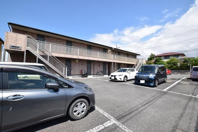 エストライフ駿河台の駐車場