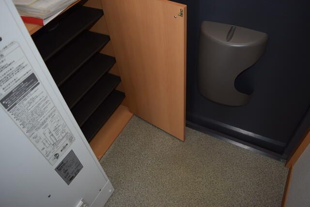 エストライフ駿河台の玄関