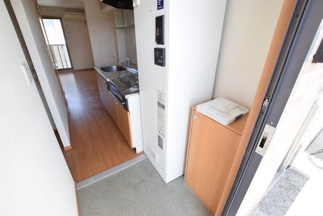 エストライフ駿河台の玄関