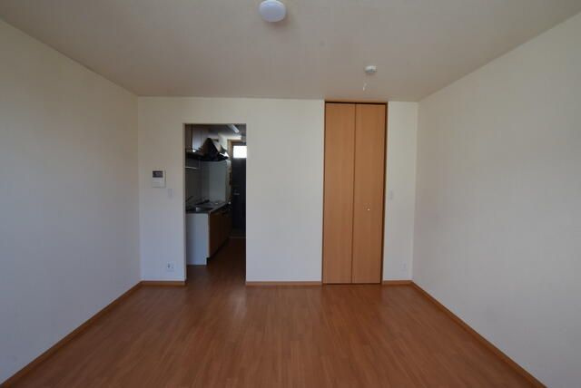 エストライフ駿河台の洋室