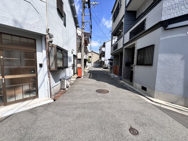 守口市藤田町1丁目戸建の前面道路含む現地写真