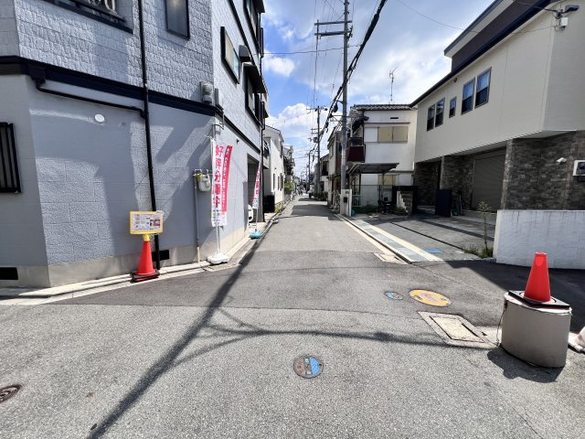 守口市藤田町1丁目戸建の前面道路含む現地写真