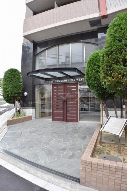 サムティ中之島ＷＥＳＴのエントランス