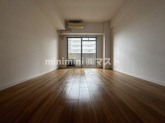 サムティ中之島ＷＥＳＴの居間・リビング