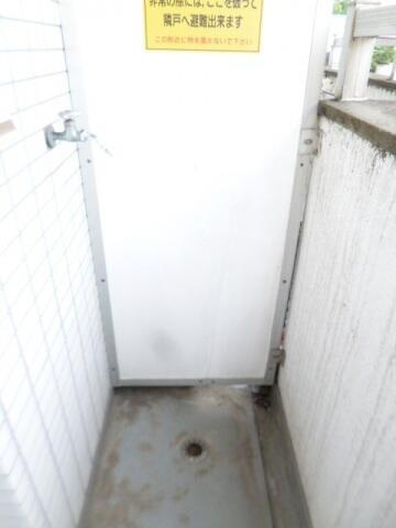 室外洗濯機置場