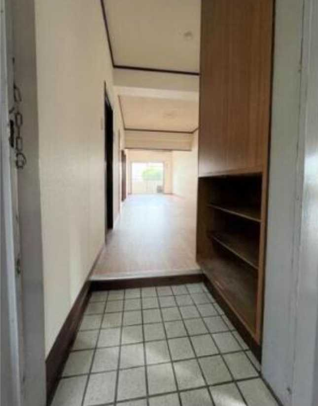 日香苑Ⅰ　礼金０　南向き　陽当たり良好の玄関