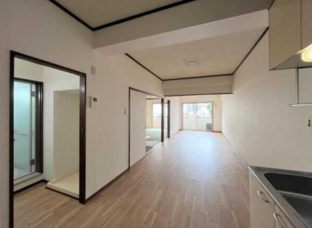 日香苑Ⅰ　礼金０　南向き　陽当たり良好の居間・リビング