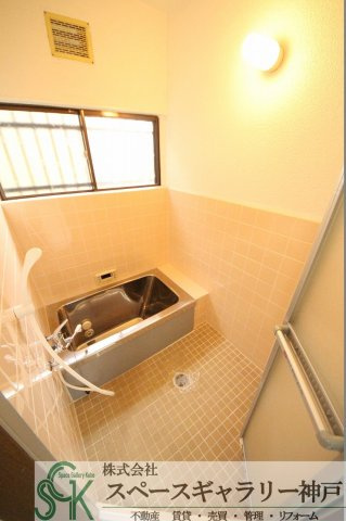 大久保町大窪貸家の浴室|※お部屋により仕様が異なる場合があります。