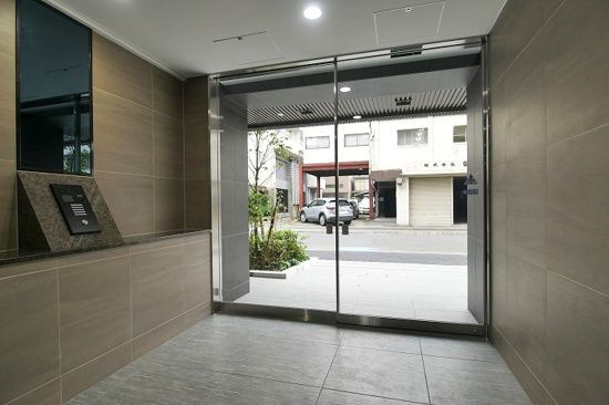 LUMEED　CUBE　菊川　PREMIUMのエントランス