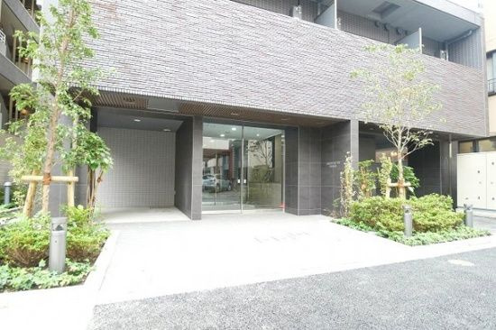 LUMEED　CUBE　菊川　PREMIUMのエントランス