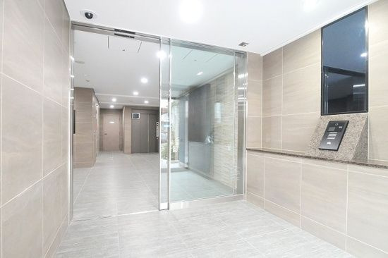 LUMEED　CUBE　菊川　PREMIUMのエントランス