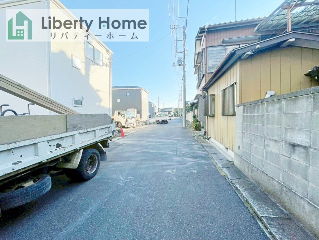境町第6　新築戸建　2号棟の前面道路含む現地写真