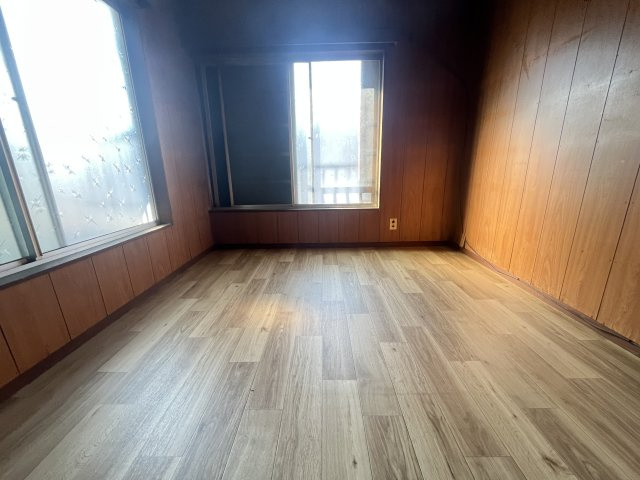 半田5丁目連棟の洋室