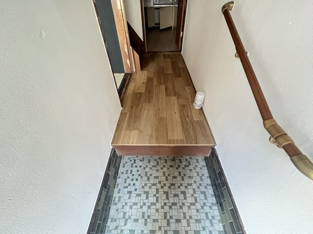 半田5丁目連棟の玄関
