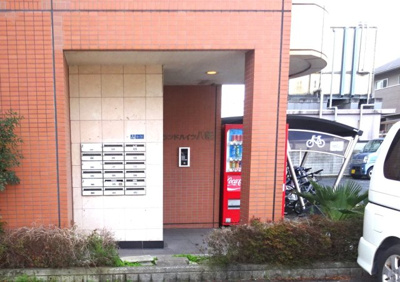 【エントランス】 | グランドハイツ八幡 | 清潔なエントランスです