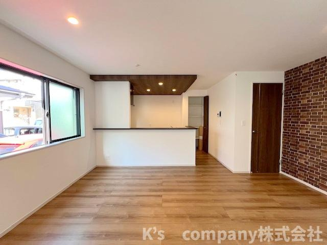 ◎高座郡寒川町一之宮3丁目　新築戸建◎の居間・リビング|リビングにいるご家族を感じながらお料理ができるカウンターキッチン☆
