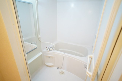 【浴室】 | ネオ・アバンツァーレ | 落ち着いた空間のお風呂です