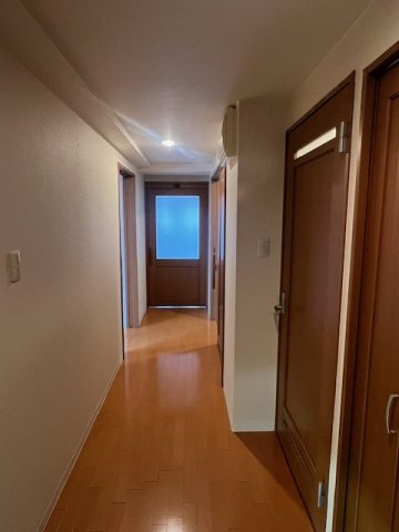 sawarabi御所（さわらび御所）の内装|玄関から～