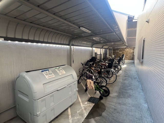 sawarabi御所（さわらび御所）の駐車場|駐輪場