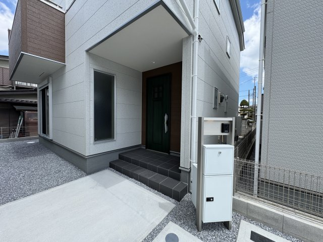 三郷市彦沢１丁目新築戸建（彦沢２期）のエントランス|エントランス・玄関ポーチ