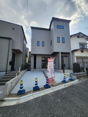 【外観】 | 廿日市市上平良　新築戸建 | 2台駐車可能