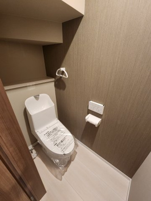 【トイレ】 | 廿日市市上平良　新築戸建 | 1階トイレ　各階にトイレあり