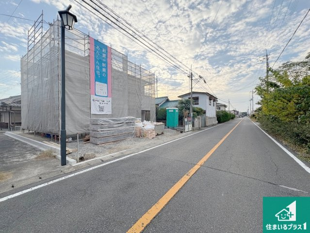 近江八幡市武佐町　第3期　新築一戸建ての前面道路含む現地写真|周辺は落ち着いた街並みの住宅地！子育てがしやすい住環境です！まだ未完成ですが、現地でしかわからない事もございます。是非一度ご覧ください。