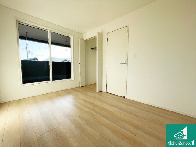 近江八幡市武佐町　第3期　新築一戸建ての洋室|シンプルな洋室は、自分好みのインテリアが楽しめます♪ご家族とインテリアや家具を選びに行くのは新築購入時の醍醐味の一つです。ぜひお楽しみください♪