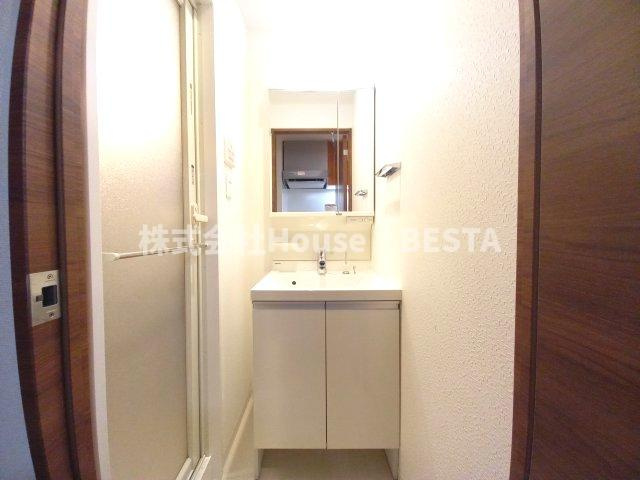 ラヴ神戸三宮の独立洗面台