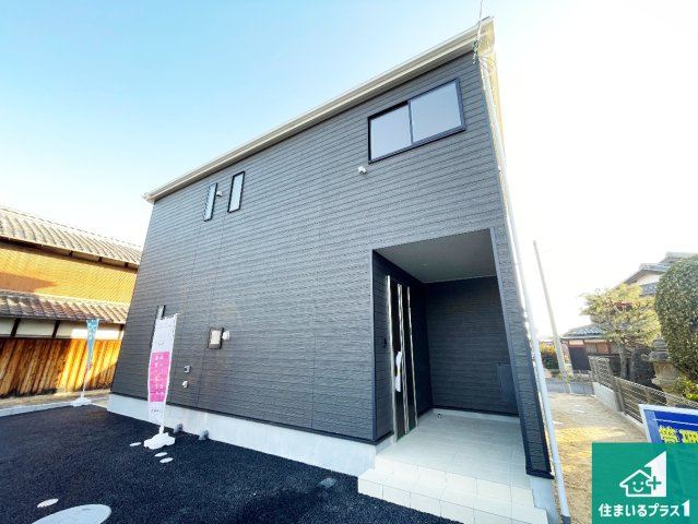 現地説明会予約受付中！近江八幡市武佐町　新築戸建の外観|お客様に長く安心して住んでいだだける事にこだわった家づくり！住んでからのアフターサービスにもしっかりと取り組んでいます！