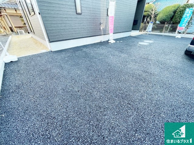 現地説明会予約受付中！近江八幡市武佐町　新築戸建の駐車場|駐車スペース！散水栓があるので、こまめに愛車を洗えます！