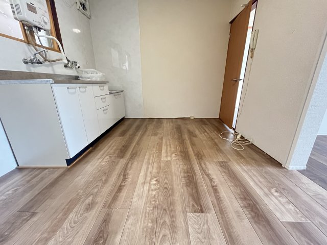 若松町貸家の居間・リビング