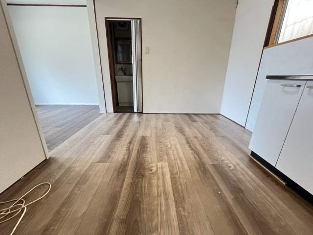 若松町貸家の居間・リビング