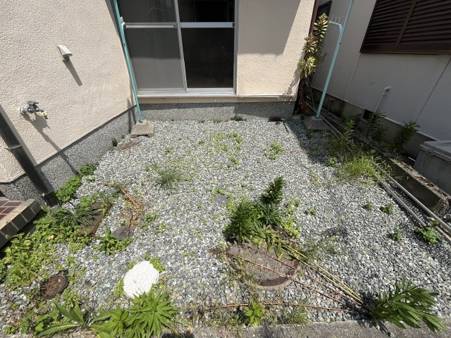 若松町貸家の庭