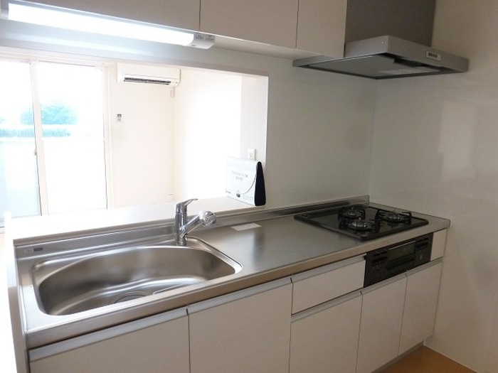 グランソレイユ　Eのキッチン