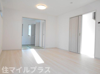 【居間・リビング】 | 白河市追廻新築一戸建て3棟 | ゆったりとした居間です