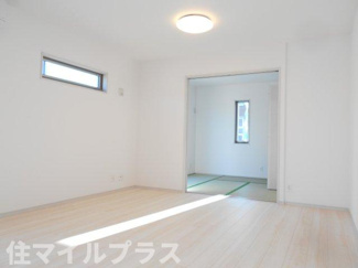 【居間・リビング】 | 白河市追廻新築一戸建て3棟 | ゆったり過ごせる居間です