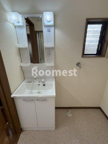 ハイツレザンⅡの洗面所|忙しい朝には欠かせない洗面所です