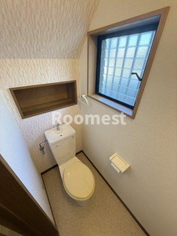 ハイツレザンⅡのトイレ|落ち着いた色調のトイレです