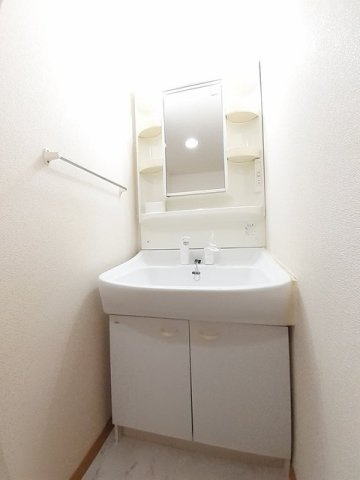 ラフィナート　エスパシオ　Ａの洗面所|忙しい朝には欠かせない洗面所です