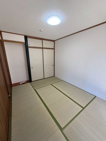 エバーライフ春日公園の和室